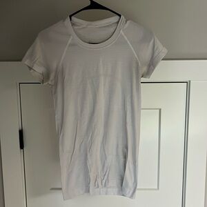 White swiftly top
